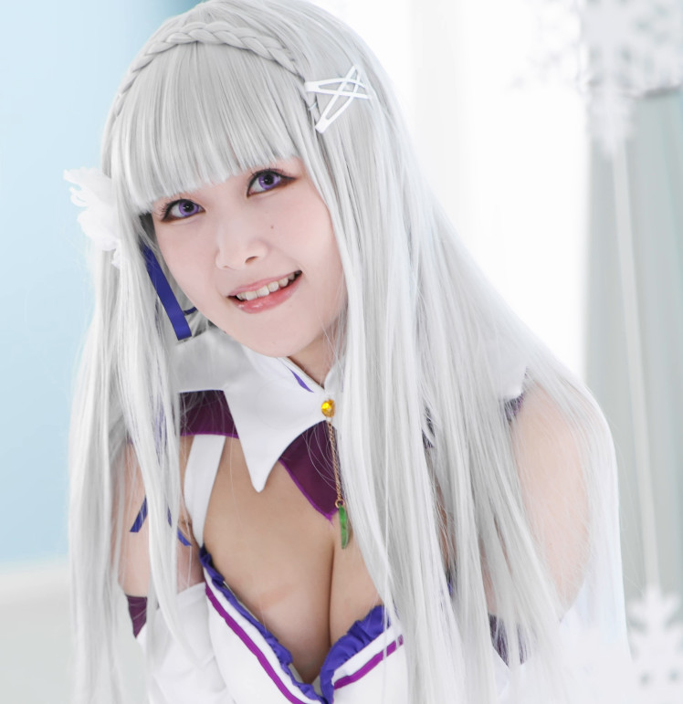 美女0