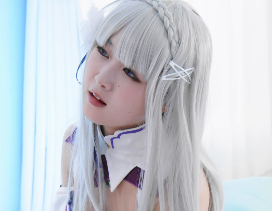 美女1
